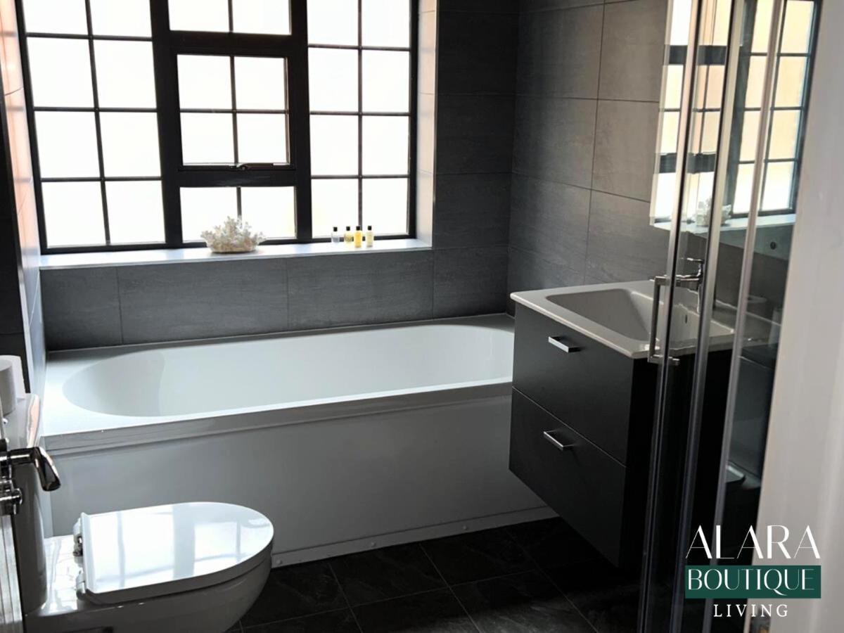 Appartamento 3 Floor Townhouse Luxury Living Alara Boutique Birmingham Esterno foto